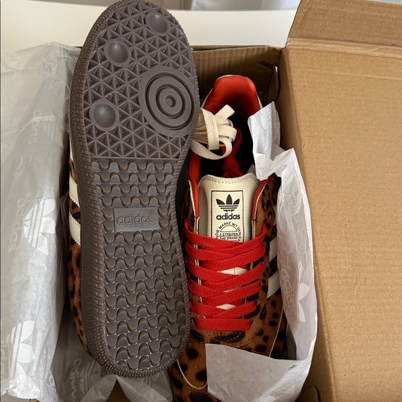Adidas Leopard Sneakers with Orange-Red Accents - Picture 4 of 5